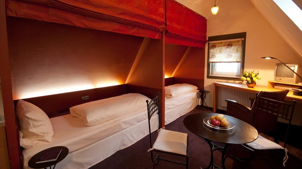 Hotel Laurentius Weikersheim Bagian luar foto