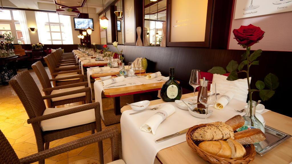 Hotel Laurentius Weikersheim Bagian luar foto