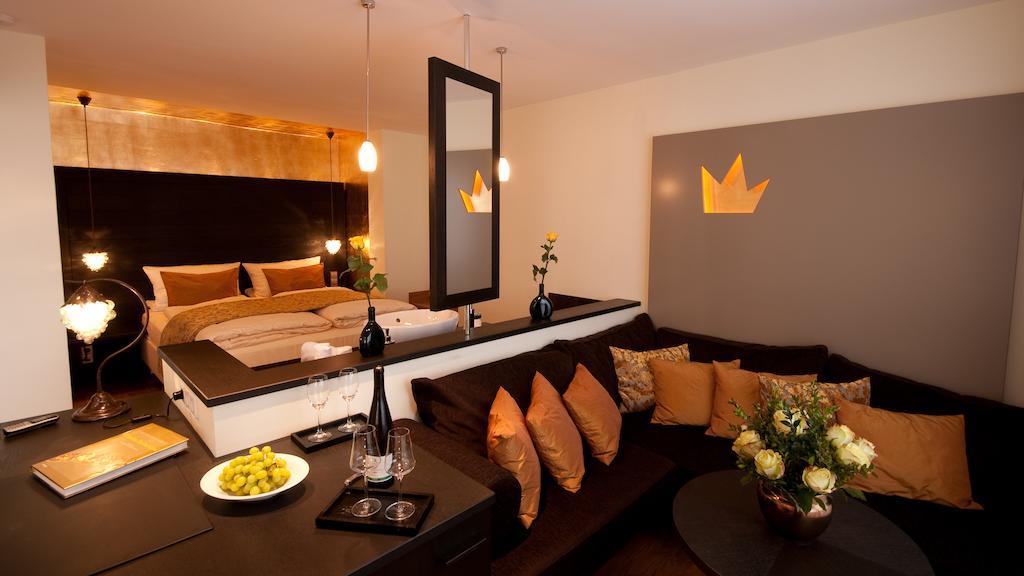 Hotel Laurentius Weikersheim Bagian luar foto