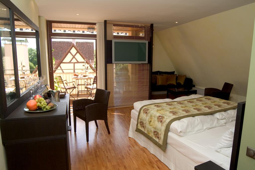 Hotel Laurentius Weikersheim Bagian luar foto